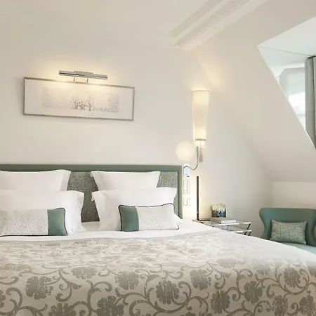 Hotel Le Burgundy Parigi