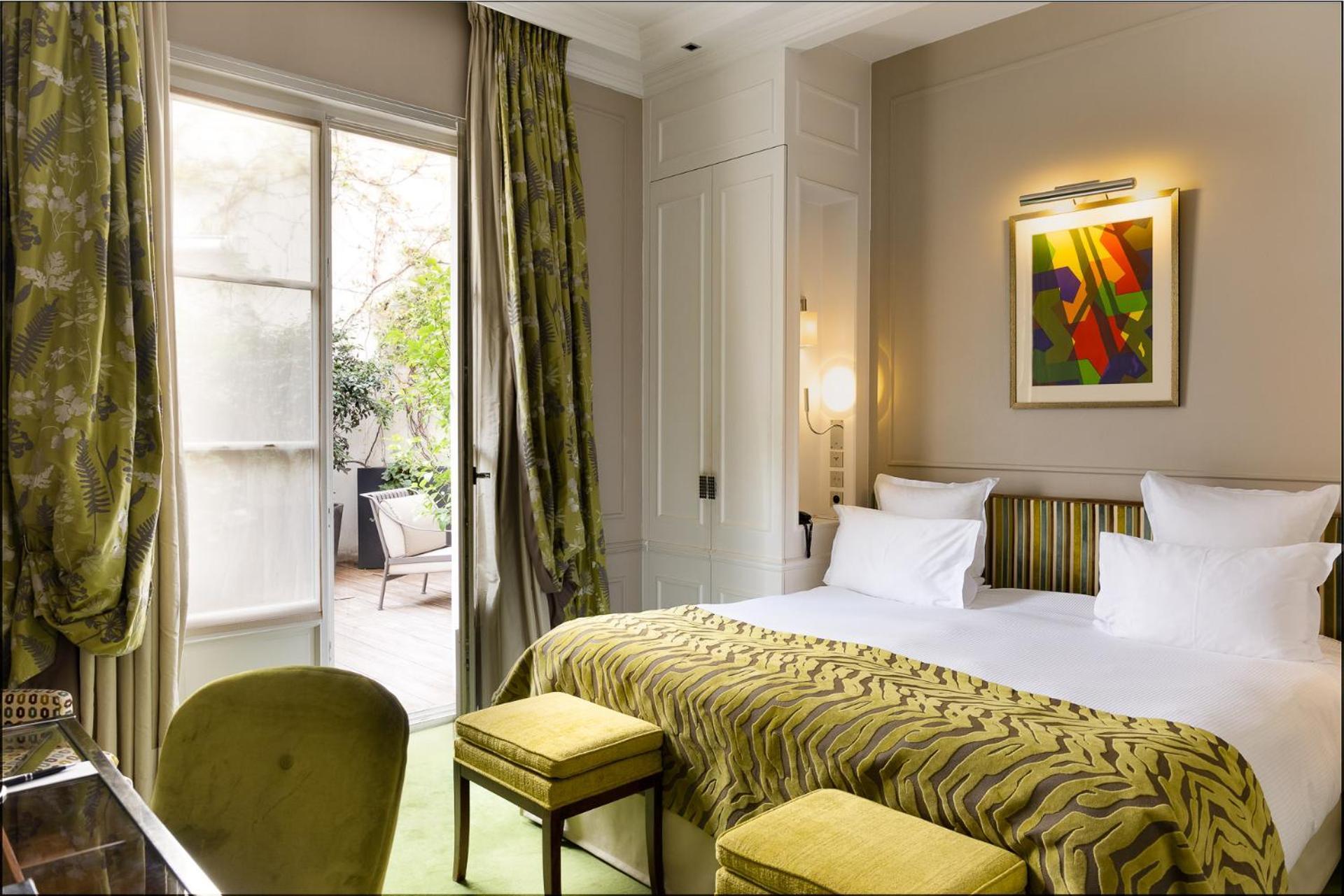 Hotel Le Burgundy Paris