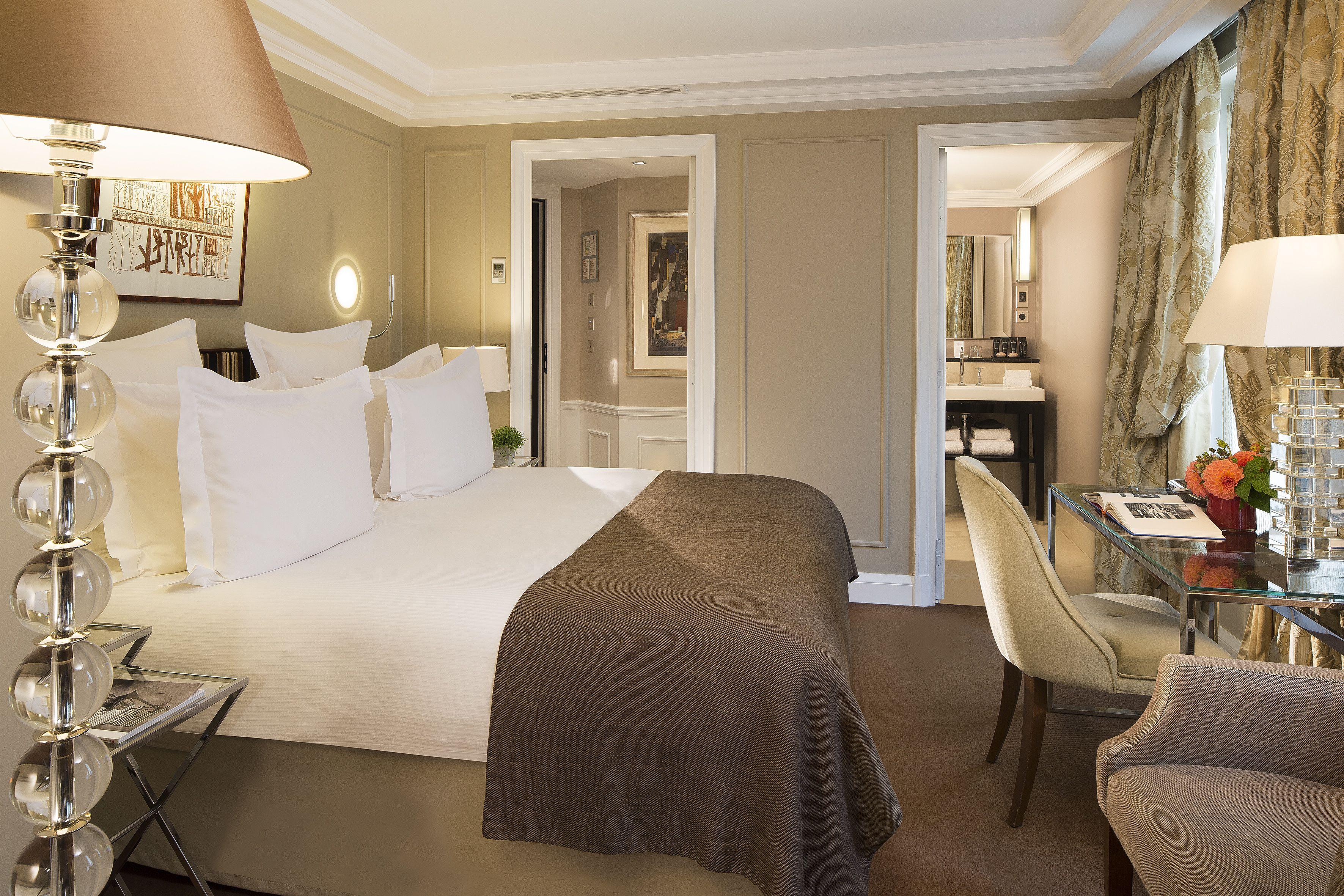 Hotel Le Burgundy Paris