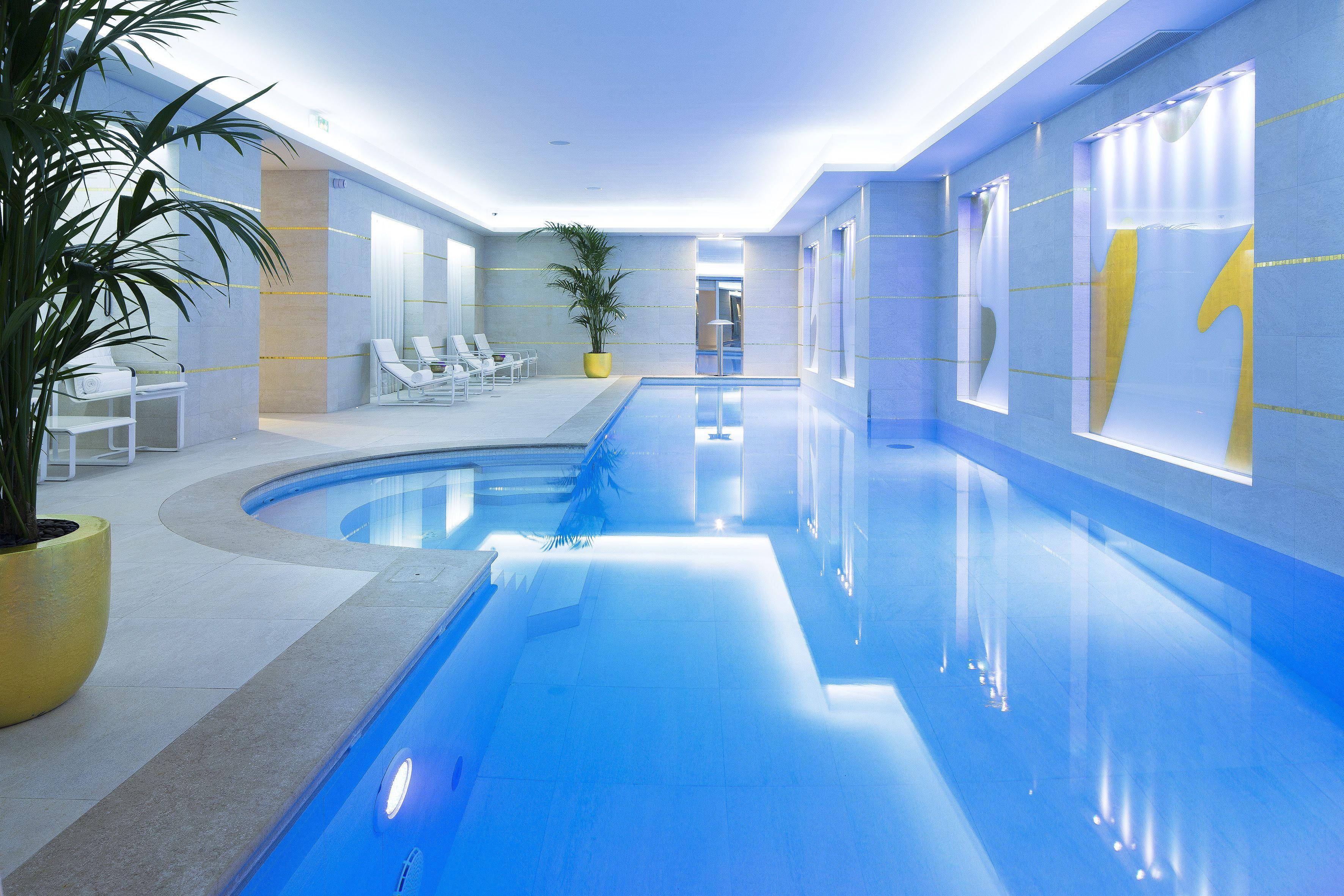 Hotel Le Burgundy Paris